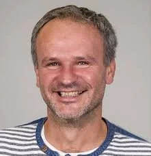 Dr. Alois Mair